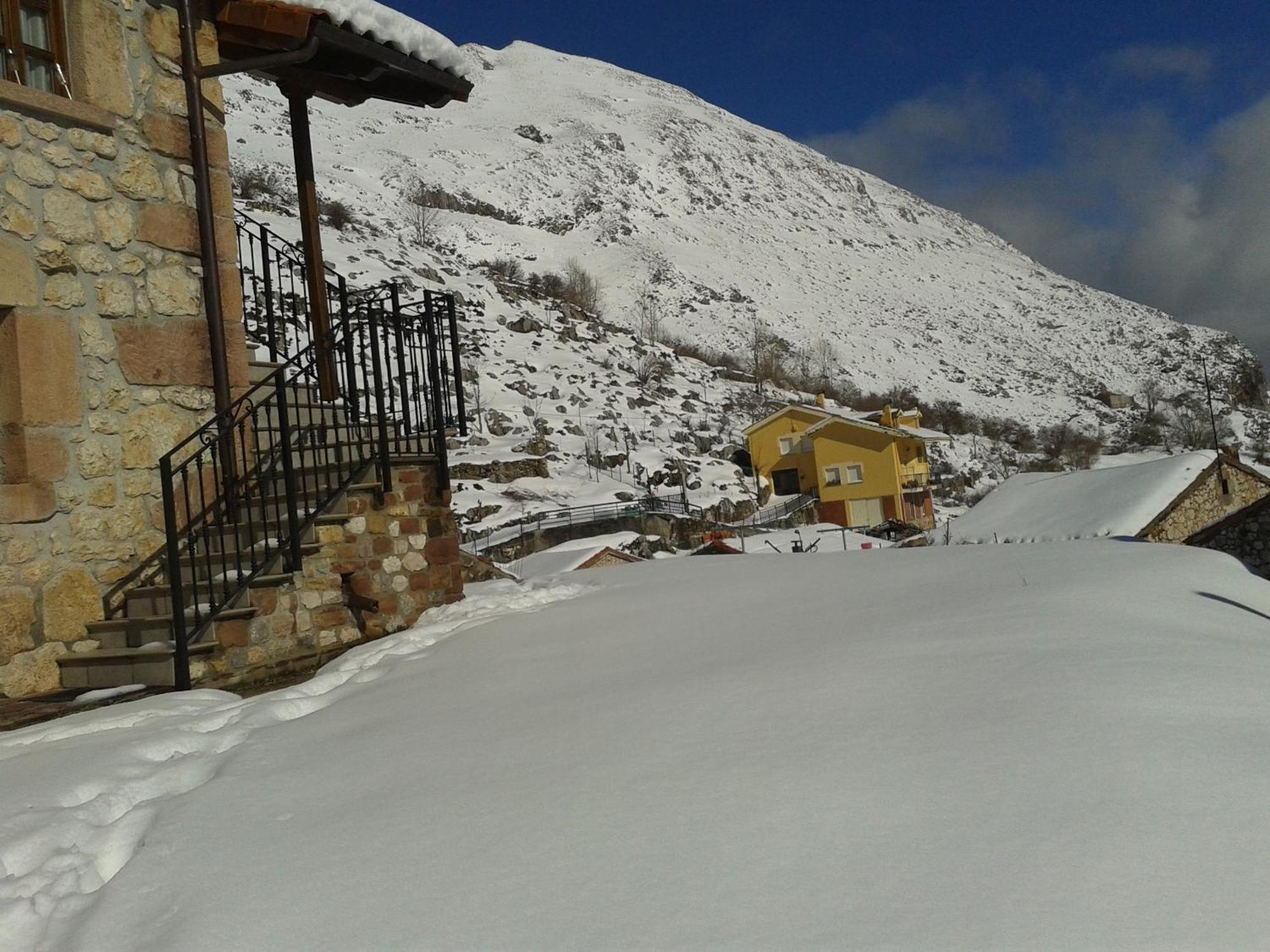 Apartamentos Rurales El Tio Pablo Picos De Europa Tresviso Eksteriør bilde