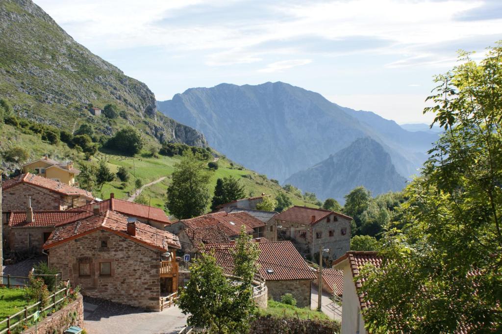 Apartamentos Rurales El Tio Pablo Picos De Europa Tresviso Rom bilde