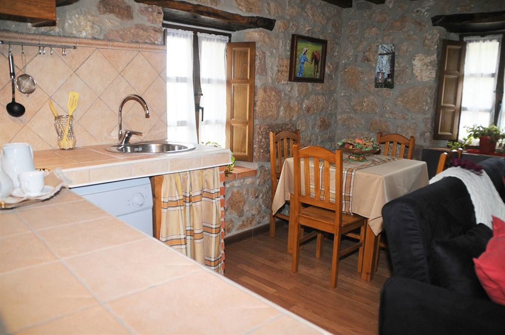 Apartamentos Rurales El Tio Pablo Picos De Europa Tresviso Eksteriør bilde